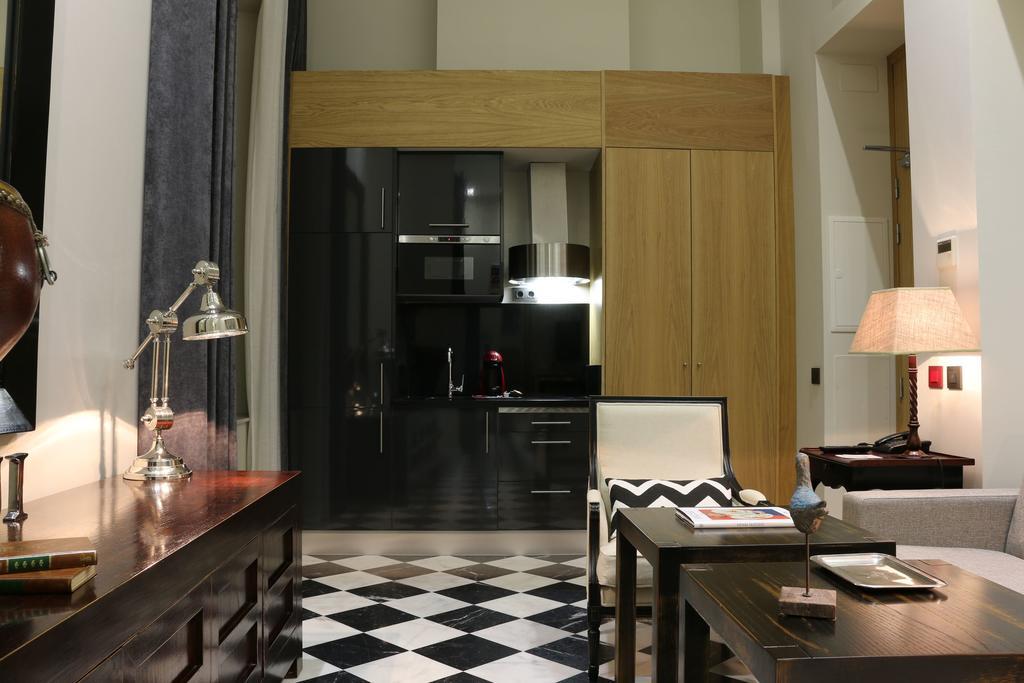 Aguilas5 Sevillasuites Szoba fotó